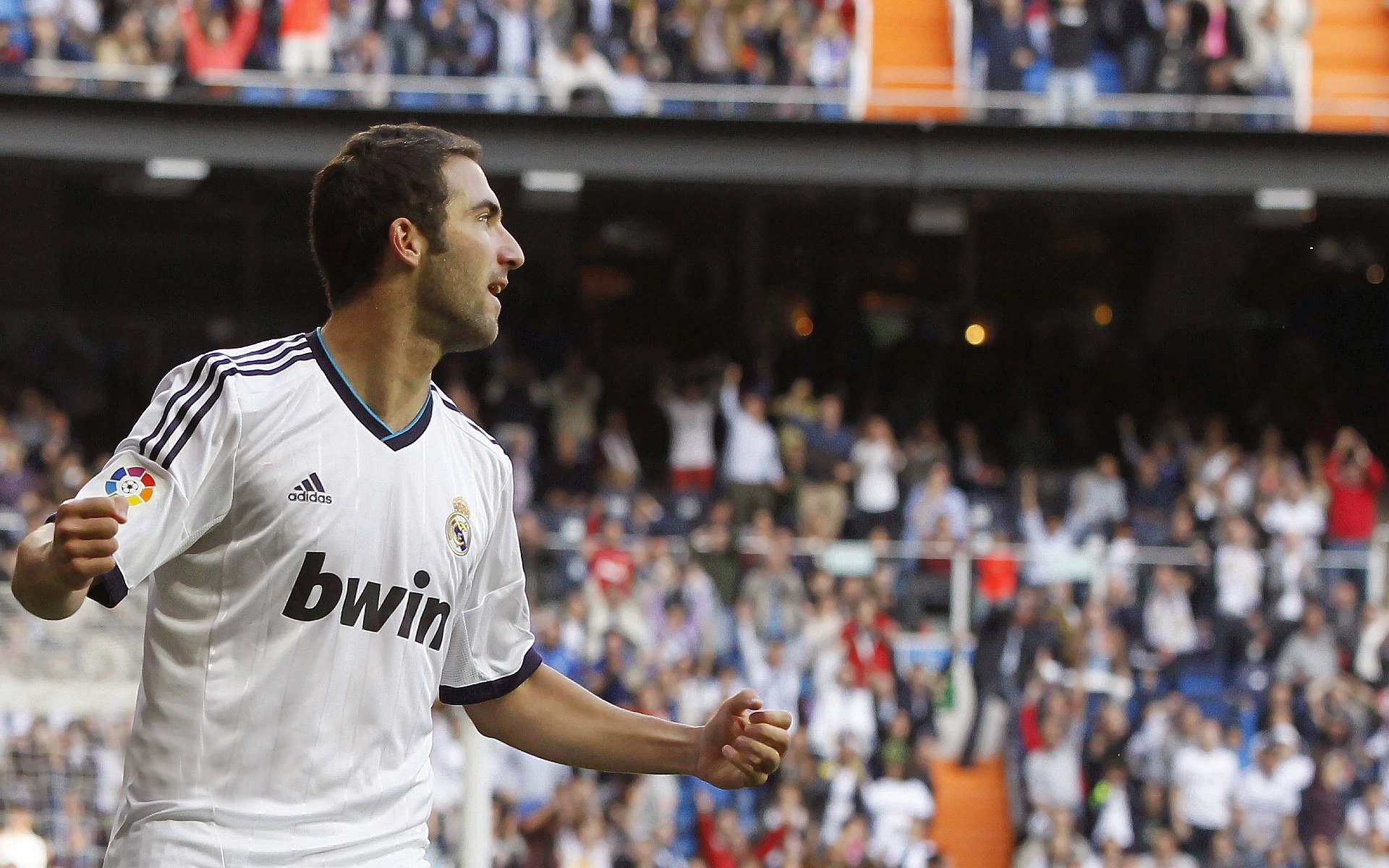 英超激烈争夺,豪门鏖战不断